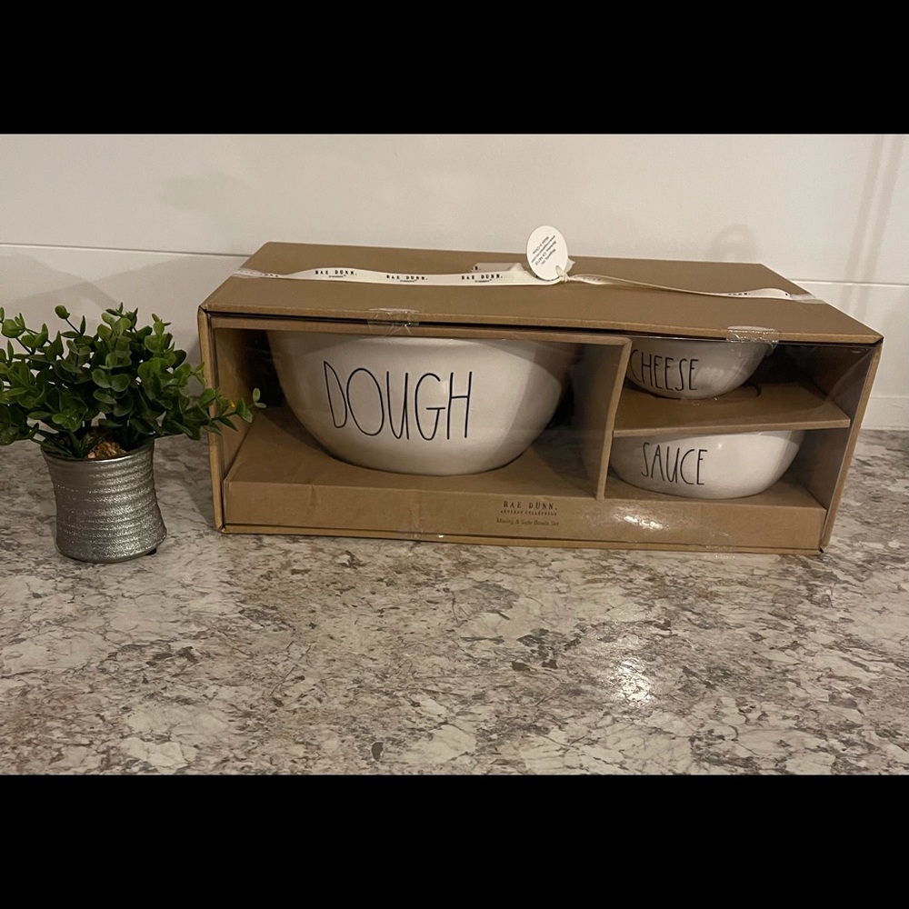 New in box Rae Dunn Pizza Dough set. LL Mixing and side bowls set. Hard to find!